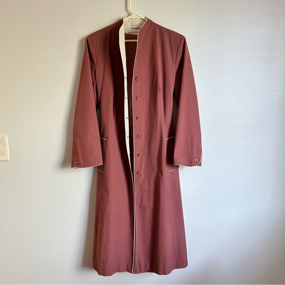 Vintage 60’s-70’s | Rain Shedder | Dusty Rose Midi Length Trench-Coat | Size S - Picture 9 of 10